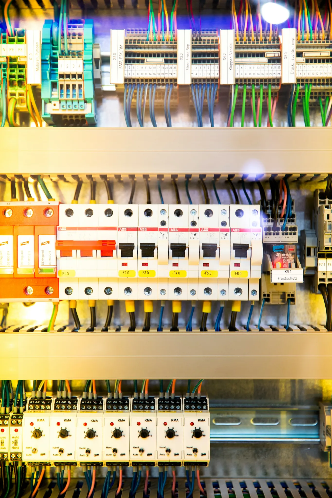Elektroschaltkasten mit Steuerungstechnik