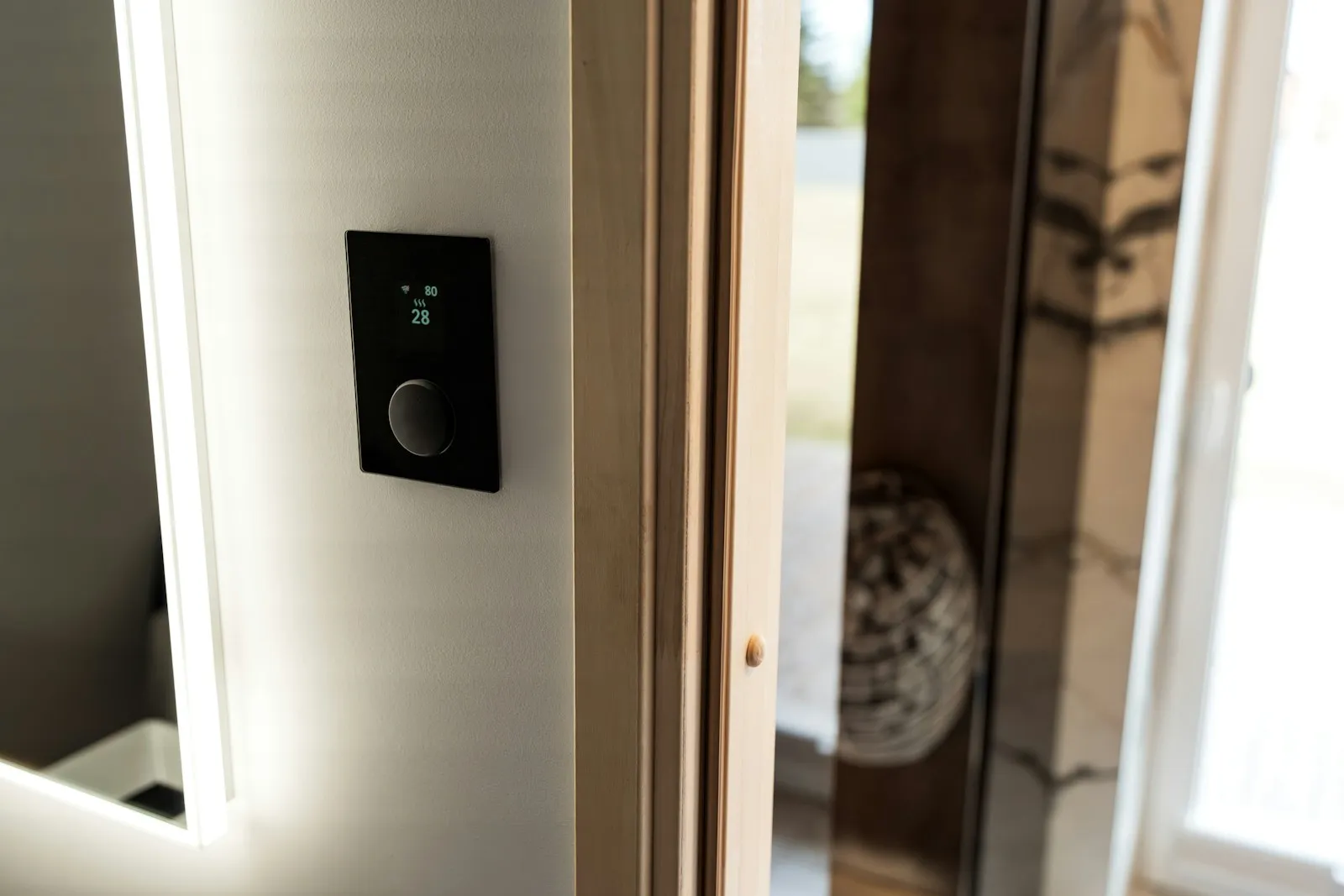 Smart-Home-Lichtschalter mit digitalem Display
